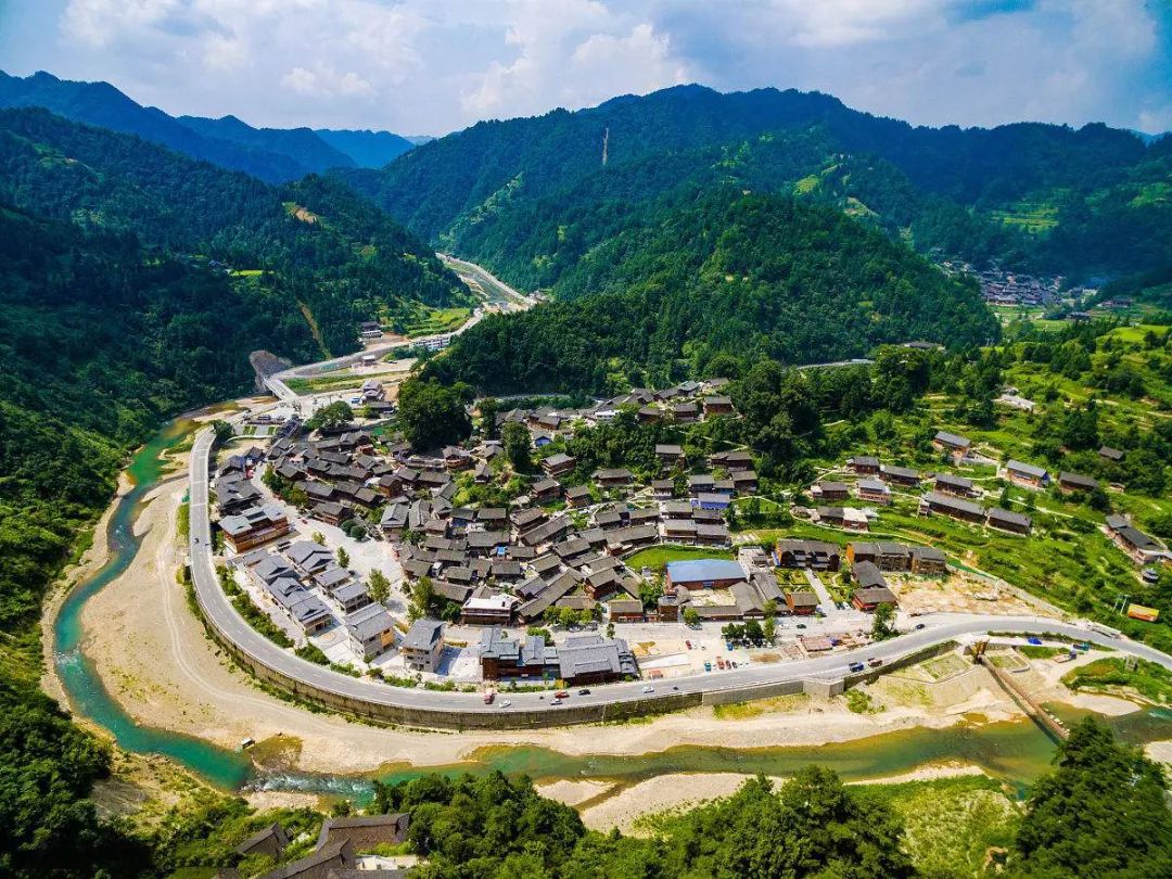 探寻贵州秘境，山川秀丽，民族风情共绘多彩画卷🌲🍎